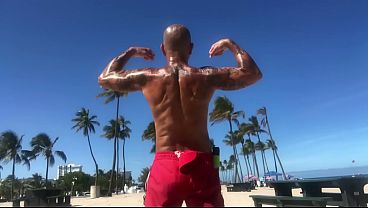 FLEXING BACK MUSCLES