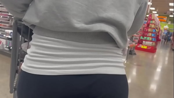 Candid Giant Rear See Thru Huffs Grocery Shopping
