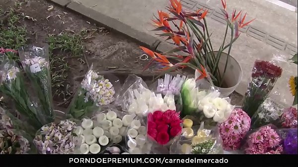 CARNE DEL MERCADO - Latina Young-babe Selena Gomez Picked Up And Facialized