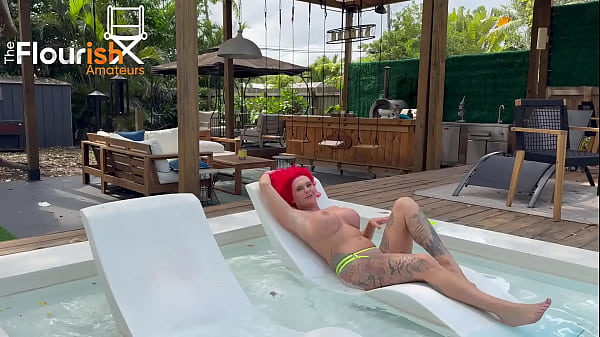Trailer UK Tatted Mature BBC Outdoor Menage: Roxi StrongDre DatjGuy