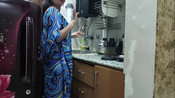 Indian Stepmommy Watches And Enters Her Stepson's Kitchen To Plow Him