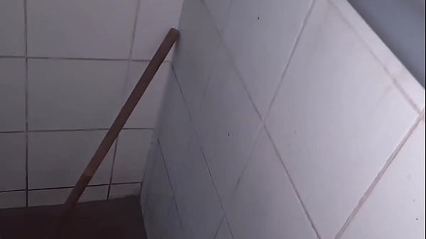 Peladas No Posto De Gasolina Frentista Não Aguentou E Meteu A Rola Na Putinha