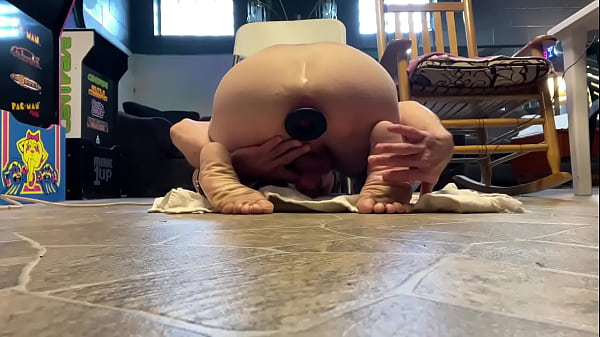 LiveNLove SHOWCASING HIS BOOTY AND TOOTSIES - Pissing On Floor Tasting, Widenning - SEE IN HD ON XVIDEOS RED