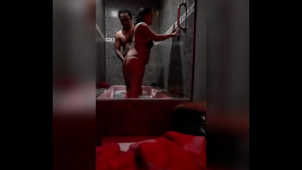 Sexo En El Jacuzzi