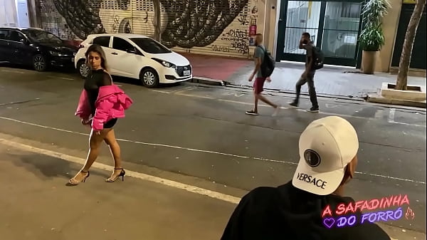 Safadinha Fazendo Sexo Na Rua, Deu O Cuzinho Na Praça Rossevelt - Com Luciano Lira | Bareback | Dogging | Sexo Em Público