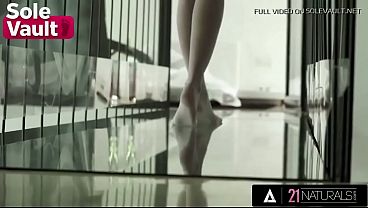 Bunny Love’s Slow And Teasing Natural Footjob – Soft Soles Idolize And Gentle Stroking