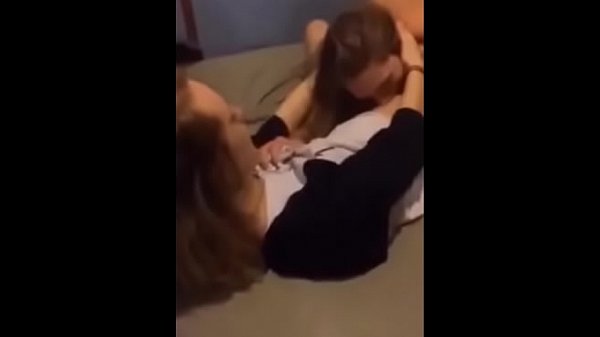 Namorado Chupando Amiga Linda!!