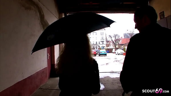 DEUTSCHE MUTTER BEI STRASSEN CASTING ABGESCHLEPPT UND GEFICKT