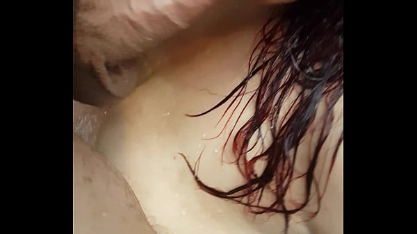 Chupetinha Gostosa Da Amiga Na Banheira
