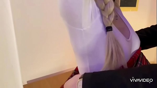 Giovane Scolaretta Viene Sborrata Dentro E Beve Sborra Del Professore