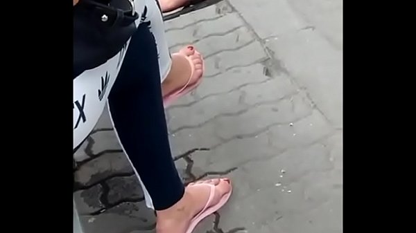 Candid Tootsies In Flip-flops VID 20180626 150317031 HD