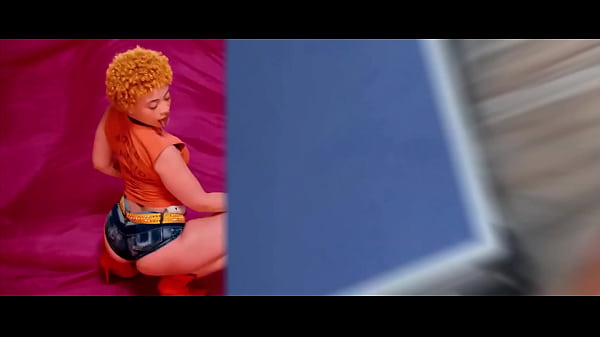 Light Skinned Slender Curvy Huge Booty Working - PMV 3
