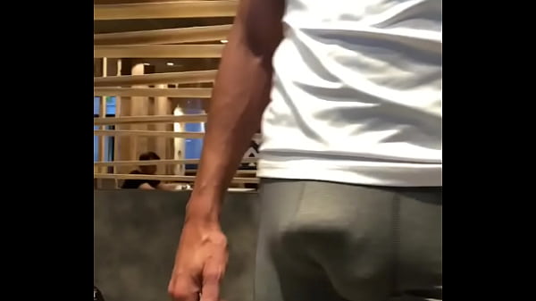 Bulge Visible Au MacDo