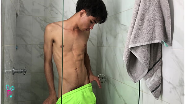 SHAMEFUL BOY GETS BARE AND ENJOYS A SULTRY BATH SHOWING HIS WHOLE BOD