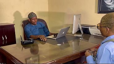 Lekki Bangers: Her Professor Collect Her Phone Because She Was Playing With It And She Drill Her Tutor Before She Can Collect The Phone