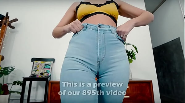Astonishing Rear In Taut Jeans! That's An Open Trench! Cameltoe And Bubbly Melons! Astonishing Honey!