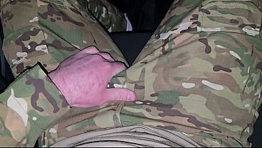 Deutscher Soldat Wichst Heimlich Nachts Im Auto - PhantomGentX