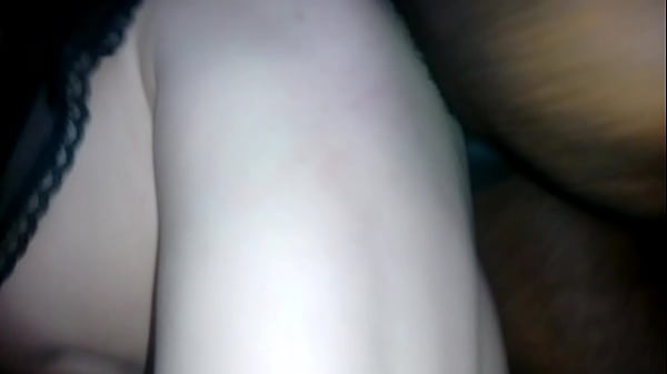 NEGÃO FUDENDO DE LADINHO ESPOSA DE CORNO MANSO
