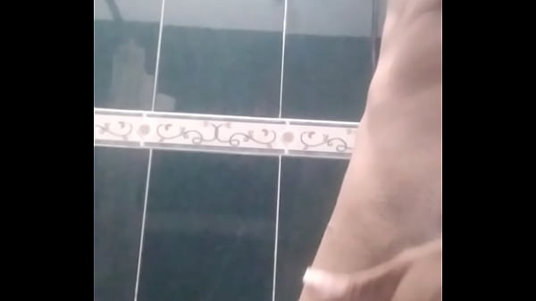 Masturbacion En El Baño De Mi Prima