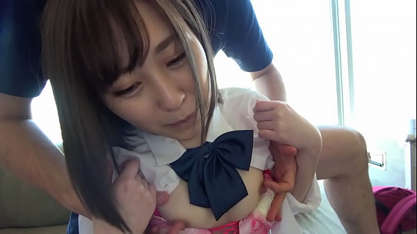 ハメ撮り　貧乳でエロいJKとハメ撮りセックス。乳首が超敏感でコリコリするとビクンビクン。かわいいお口で激しいフェラチオ。お互いの顔を見ながらゆっくりと正常位セックス。