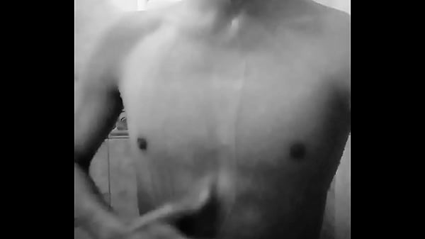 Hombre En La Ducha Muestra Su Cuerpo Mientras Suena De Fondo House Of Cards De BTS - Recopilación De Videos.