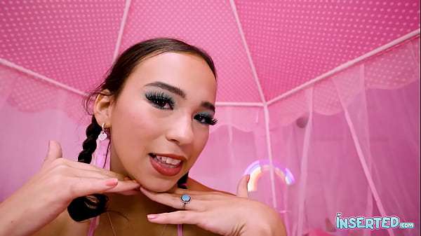 INSERTED Dakota Tyler Tries A Prick