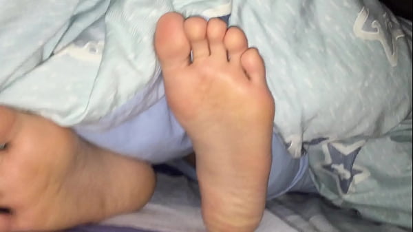 Girlfriend's Candid Tootsies When S.