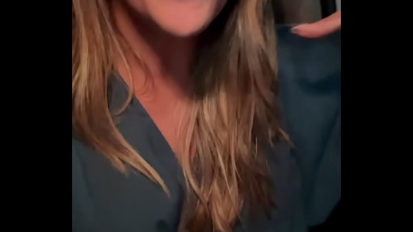 NEGÃO COME A CASADA . QUE LIGOU PARA O CORNO , NO MEIO DA AÇÃO / O GATO PRETO REI DOS CASAIS CUCLOUD HOTWIFE / VIDEO COMPLETO XVIDEORED OU SHEER LINK NO BANNER DO PERFIL /