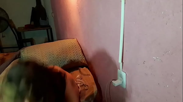 Mira Como Se Toca El Coño Mojado Y Juega Con Sus Pies