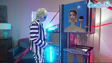Wednesday Addams & Her Curvy Stepmother Swap Beetlejuice’s Massive BWC – Raunchy Cosplay Menage!