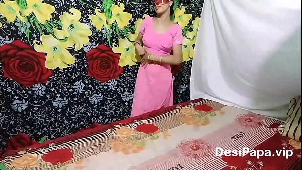 Lean Desi Bhabhi Digital Play Her Shaved Narrow Pussy Self-pleasure With Full Hindi Audio