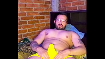 Macho Chacal Mamado Llena De Semen Caliente Su Bóxer Amarillo!