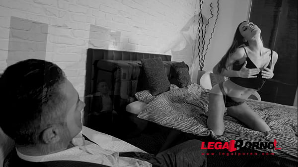 Sporty Mommy Alyssa Reece Pounded Nutsack Penetrating Until Her Smooth Snatch Creams GP764