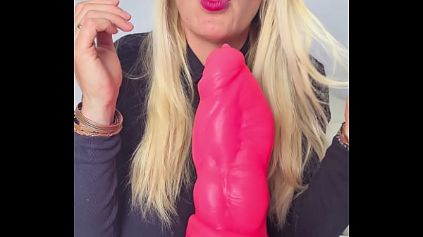 My New 13,5 Inch Bulldog Dildo From ErotixxxToys In Review
