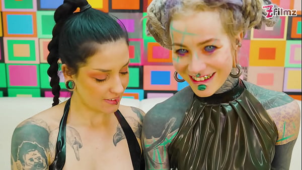 Tattooed LATEX BACKDOOR Worshipping Vixens BUTT Splitting