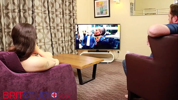 British 19 Year Old Serves Her Older Boyfriend An Oily Hj On The Couch