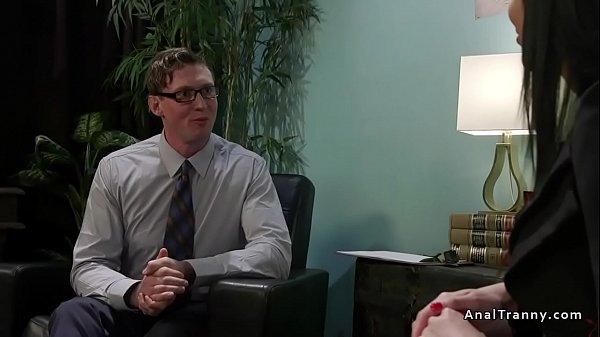 Therapist Gets Trannys Thick Shaft In The Booty