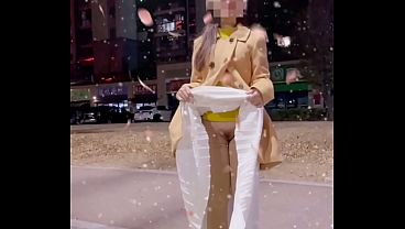 Em Hướng Dẫn Tour Flaunt Hàng Giữa đêm Thu Lạnh