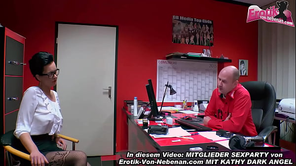 Deutsches Multi-guy Session Casting Mit Einer Geilen Sekritärin
