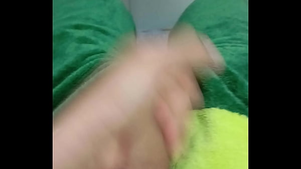 Chico Con Traje De Dinosaurio Se Masturba
