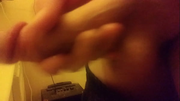 Ericjohnsonxxx Plays With His Huge White Dick