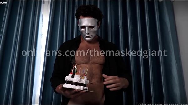 Birthday Cake Startle - TheMaskedGiant