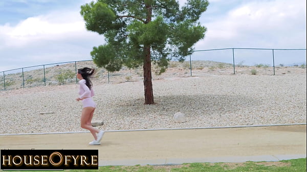 HOUSEOFYRE- Athletic Young-babe Summer Renee Picked Up And Pounded