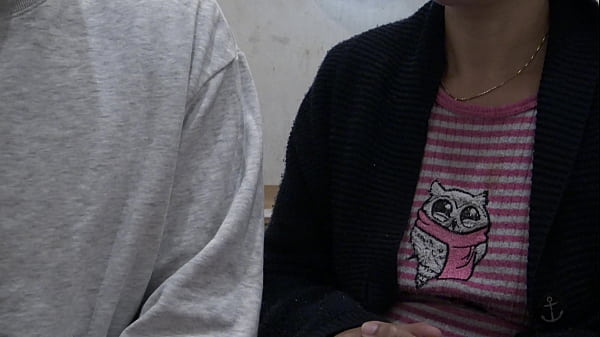 Perverted Stepmama Gives Her Virgin Stepson A Stroking For The Debut In His Life