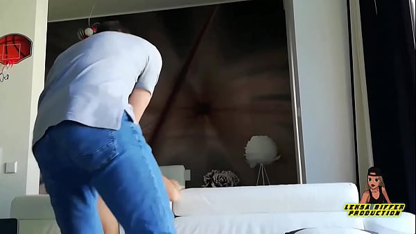 The Man Kissed The Assistant For The Vacant Place