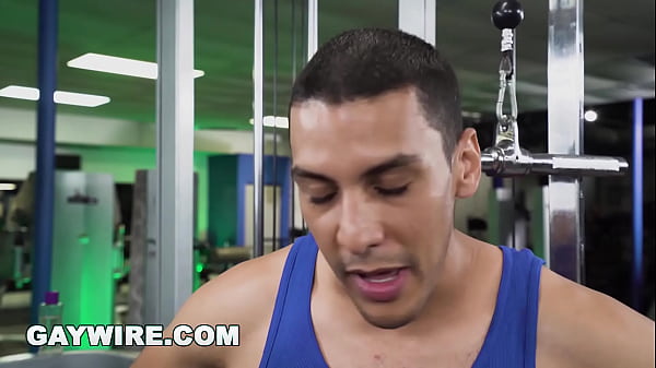 GAYWIRE - Aaron Trainer & Leo Silva Bumping Uglis In The Gym