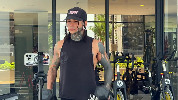 A Sweaty, Strong Fella At The Gym Asks A Neighbour In The Building To Smell His Boner So He Can Nail Her Later.