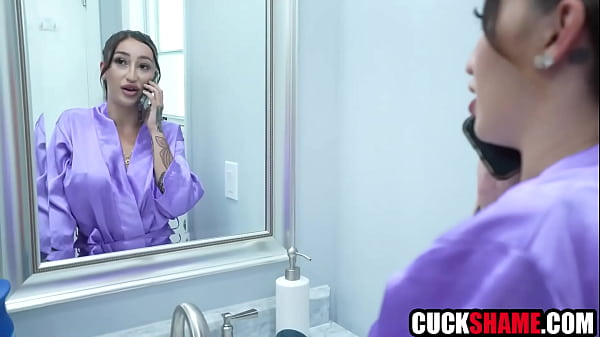 Cuck Husband Doesn't Mind Splitting His Hotwife