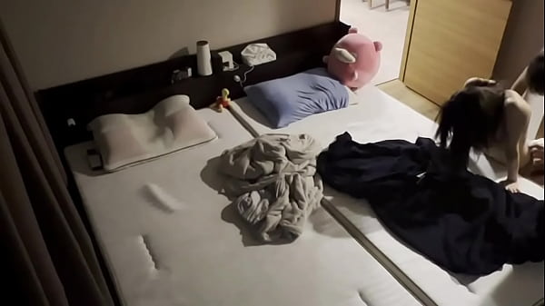 「オナホにして///」ベッドまで待てなくてクローゼットでSEX感じまくりで変態発言からの中イキ連発　ハメ撮り　盗撮　正常位　喘ぎ声　巨乳　かわいい　素人　カップル　投稿　個人撮影　日本人　えむゆみ