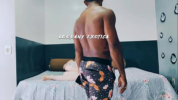 MEU CUNHADO NÃO GOSTOU QUE EU ESTAVA DE ROUPA CURTA E VEIO LOGO MIM DAR UMA SURRA DE PICA PARA FAZERMOS AS PAZES MARCIO BAIANO